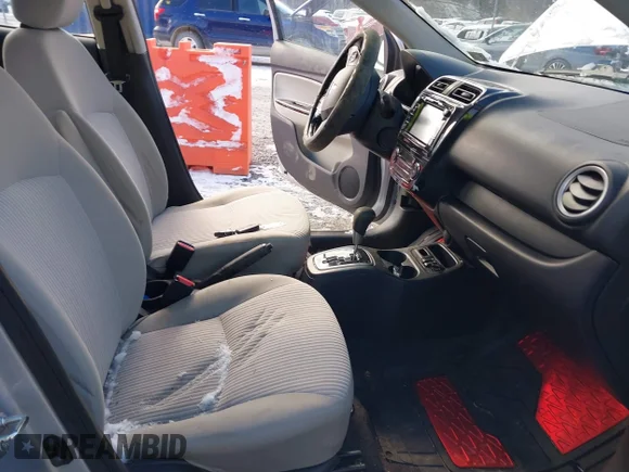 ✅ 2019 Mitsubishi Mirage SE • VIN: ML32F4FJ4KHF11378 • Lot: 41632278. Wystawiony na IAAI z przebiegiem 63 395 mil. Bezpłatny archiwum sprzedaży aukcyjnych z USA i szczegółowy raport historii pojazdu na DreamBid. Zdjęcie 5.