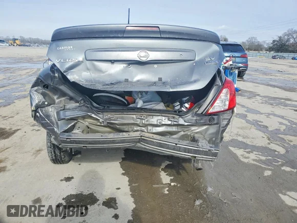 ✅ 2018 Nissan Versa SV • VIN: 3N1CN7AP7JL871620 • Лот: 75028085. Опубліковано раніше на Copart з пробігом 81 282 миль. Безкоштовний доступ до архіву аукціонних продажів зі США та докладний звіт про історію автомобіля на DreamBid. Зображення 6.