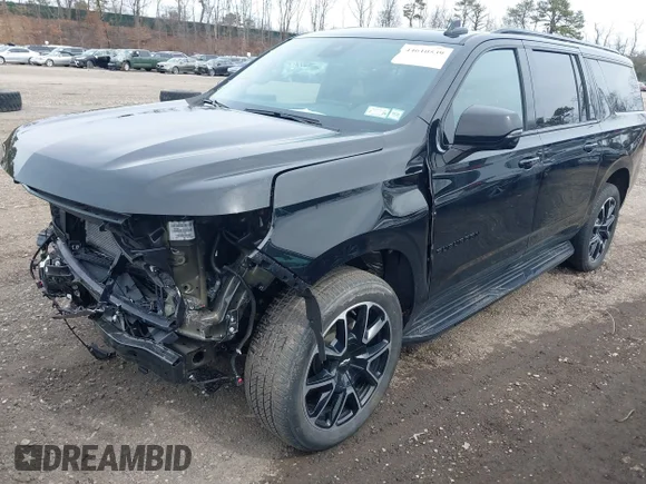 ✅ 2024 Chevrolet Suburban RST • VIN: 1GNSKEKD9RR156988 • Lot: 44610539. Wystawiony na IAAI z przebiegiem 26 524 mil. Bezpłatny archiwum sprzedaży aukcyjnych z USA i szczegółowy raport historii pojazdu na DreamBid. Zdjęcie 2.