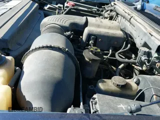 ✅ 2003 Ford F-150 XL • VIN: 2FTRX18W13CA33541 • Lot: 43676102. Listed on IAAI with 260,596 mi. Free auction sales archive from the USA and detailed vehicle history report at DreamBid. Image 12.