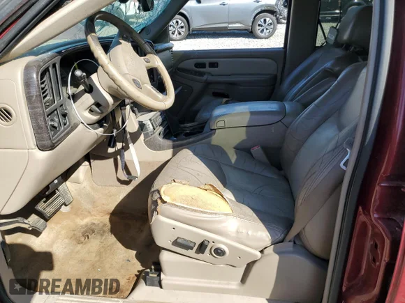 ✅ 2004 GMC Yukon Denali • VIN: 1GKEK63UX4J248777 • Lot: 75174684. Wystawiony na Copart z przebiegiem Nie podano. Bezpłatny archiwum sprzedaży aukcyjnych z USA i szczegółowy raport historii pojazdu na DreamBid. Zdjęcie 7.