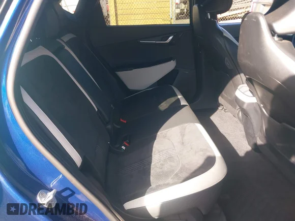 ✅ 2022 Kia EV6 GT-Line • VIN: KNDC4DLC5N5027803 • Lot: 40786856. Wystawiony na IAAI z przebiegiem 46 983 mil. Bezpłatny archiwum sprzedaży aukcyjnych z USA i szczegółowy raport historii pojazdu na DreamBid. Zdjęcie 8.