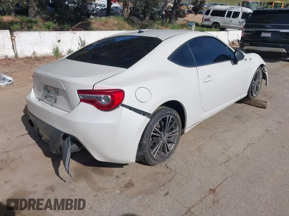 ✅ 2013 Scion FR-S • VIN: JF1ZNAA17D1720584 • Lot: 44451420. Wystawiony na IAAI z przebiegiem 112 554 mil. Bezpłatny archiwum sprzedaży aukcyjnych z USA i szczegółowy raport historii pojazdu na DreamBid. Zdjęcie 4.