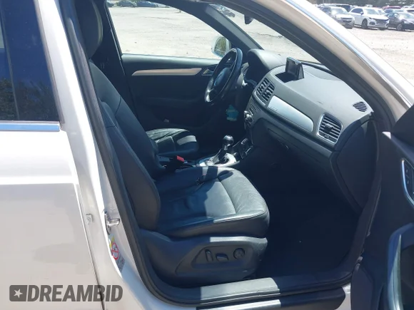 ✅ 2015 Audi Q3 Premium Plus • VIN: WA1EFCFS7FR012210 • Lot: 42771683. Wystawiony na IAAI z przebiegiem 229 799 mil. Bezpłatny archiwum sprzedaży aukcyjnych z USA i szczegółowy raport historii pojazdu na DreamBid. Zdjęcie 5.