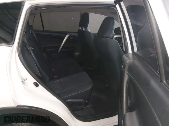 ✅ 2018 Toyota RAV4 XLE • VIN: JTMRFREV7JJ189806 • Лот: 45132752. Опубліковано раніше на IAAI з пробігом 116 138 миль. Безкоштовний доступ до архіву аукціонних продажів зі США та докладний звіт про історію автомобіля на DreamBid. Зображення 8.