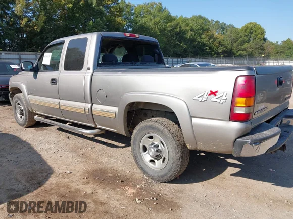 ✅ 2002 Chevrolet Silverado 2500 LS • VIN: 1GCGK29U52Z141722 • Lot: 43134837. Wystawiony na IAAI z przebiegiem 155 028 mil. Bezpłatny archiwum sprzedaży aukcyjnych z USA i szczegółowy raport historii pojazdu na DreamBid. Zdjęcie 3.