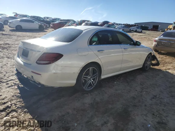 ✅ 2018 Mercedes-Benz E 300 • VIN: WDDZF4JB3JA479772 • Lot: 72808072. Listed on Copart with 41,642 mi. Free auction sales archive from the USA and detailed vehicle history report at DreamBid. Image 3.