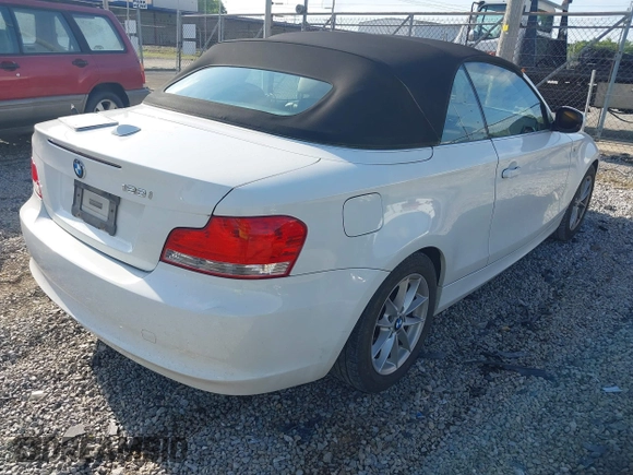 ✅ 2010 BMW 1 Series 128i • VIN: WBAUL7C5XAVJ78010 • Lot: 42549423. Wystawiony na IAAI z przebiegiem 153 771 mil. Bezpłatny archiwum sprzedaży aukcyjnych z USA i szczegółowy raport historii pojazdu na DreamBid. Zdjęcie 4.