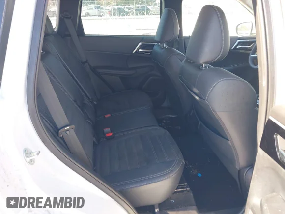 ✅ 2023 Mitsubishi Outlander SE • VIN: JA4J3UA89PZ050614 • Lot: 44240087. Wystawiony na IAAI z przebiegiem 20 751 mil. Bezpłatny archiwum sprzedaży aukcyjnych z USA i szczegółowy raport historii pojazdu na DreamBid. Zdjęcie 8.