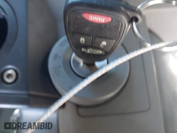 ✅ 2006 Jeep Commander • VIN: 1J8HG48K16C195568 • Лот: 41696034. Опубліковано раніше на IAAI з пробігом 189 436 миль. Безкоштовний доступ до архіву аукціонних продажів зі США та докладний звіт про історію автомобіля на DreamBid. Зображення 11.