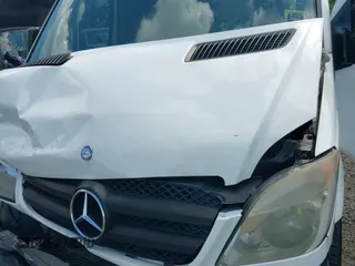 ✅ 2010 Mercedes-Benz Sprinter Cargo • VIN: WD3PE7CC0A5496785 • Lot: 42786272. Wystawiony na IAAI z przebiegiem 193 116 mil. Bezpłatny archiwum sprzedaży aukcyjnych z USA i szczegółowy raport historii pojazdu na DreamBid. Zdjęcie 19.