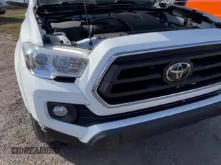 ✅ 2022 Toyota Tacoma SR5 • VIN: 3TMAZ5CN4NM181459 • Lot: 95312685. Wystawiony na Copart z przebiegiem 22 360 mil. Bezpłatny archiwum sprzedaży aukcyjnych z USA i szczegółowy raport historii pojazdu na DreamBid. Zdjęcie 11.