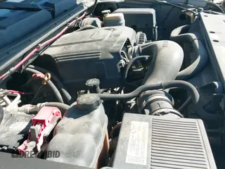 ✅ 2008 Chevrolet Silverado 1500 1LT • VIN: 3GCEC13J78G283981 • Lot: 43601767. Wystawiony na IAAI z przebiegiem 167 933 mil. Bezpłatny archiwum sprzedaży aukcyjnych z USA i szczegółowy raport historii pojazdu na DreamBid. Zdjęcie 19.