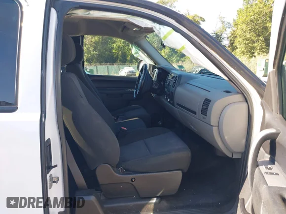 ✅ 2010 GMC Sierra 1500 SL • VIN: 1GTSKUEA3AZ133151 • Lot: 43367056. Wystawiony na IAAI z przebiegiem 153 612 mil. Bezpłatny archiwum sprzedaży aukcyjnych z USA i szczegółowy raport historii pojazdu na DreamBid. Zdjęcie 5.