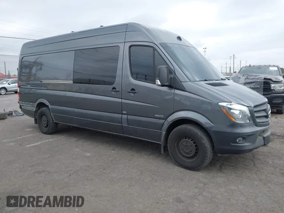 ✅ 2016 Mercedes-Benz Sprinter Cargo Worker • VIN: WD3PE8CD3GP223755 • Lot: 43438840. Wystawiony na IAAI z przebiegiem 89 645 mil. Bezpłatny archiwum sprzedaży aukcyjnych z USA i szczegółowy raport historii pojazdu na DreamBid. Zdjęcie 1.