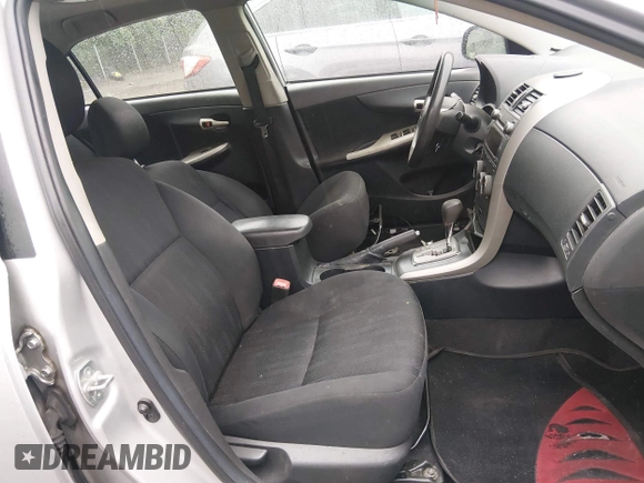 ✅ 2011 Toyota Corolla LE • VIN: 2T1BU4EE8BC635839 • Lot: 45161953. Wystawiony na IAAI z przebiegiem 252 977 mil. Bezpłatny archiwum sprzedaży aukcyjnych z USA i szczegółowy raport historii pojazdu na DreamBid. Zdjęcie 5.