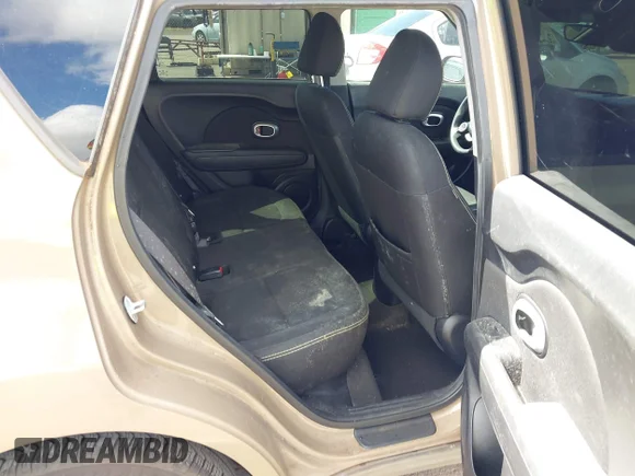 ✅ 2015 Kia Soul + • VIN: KNDJP3A58F7124318 • Lot: 44523320. Wystawiony na IAAI z przebiegiem 125 773 mil. Bezpłatny archiwum sprzedaży aukcyjnych z USA i szczegółowy raport historii pojazdu na DreamBid. Zdjęcie 8.