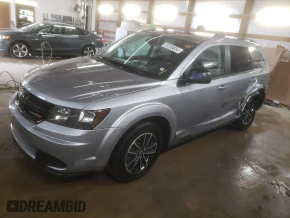 ✅ 2018 Dodge Journey SE • VIN: 3C4PDCAB4JT384728 • Лот: 79755854. Опубліковано раніше на Copart з пробігом 85 428 миль. Безкоштовний доступ до архіву аукціонних продажів зі США та докладний звіт про історію автомобіля на DreamBid. Зображення 1.