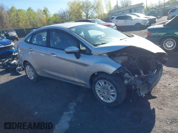 ✅ 2016 Ford Fiesta S • VIN: 3FADP4AJ6GM118336 • Lot: 44941395. Wystawiony na IAAI z przebiegiem 66 201 mil. Bezpłatny archiwum sprzedaży aukcyjnych z USA i szczegółowy raport historii pojazdu na DreamBid. Zdjęcie 1.