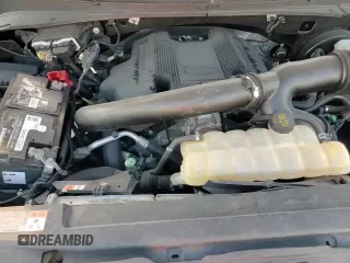 ✅ 2018 Ford Expedition XLT • VIN: 1FMJU1HT4JEA30325 • Lot: 93449015. Wystawiony na Copart z przebiegiem 85 558 mil. Bezpłatny archiwum sprzedaży aukcyjnych z USA i szczegółowy raport historii pojazdu na DreamBid. Zdjęcie 14.