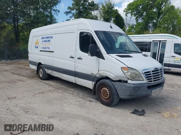 ✅ 2011 Freightliner Sprinter • VIN: WDYPE8CC3B5520692 • Лот: 42016776. Опубліковано раніше на IAAI з пробігом 718 319 миль. Безкоштовний доступ до архіву аукціонних продажів зі США та докладний звіт про історію автомобіля на DreamBid. Зображення 1.