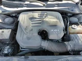 ✅ 2019 Dodge Charger SXT • VIN: 2C3CDXBG6KH553386 • Lot: 82761995. Wystawiony na Copart z przebiegiem 120 087 mil. Bezpłatny archiwum sprzedaży aukcyjnych z USA i szczegółowy raport historii pojazdu na DreamBid. Zdjęcie 13.