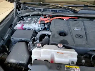 ✅ 2024 Toyota Sequoia SR5 • VIN: 7SVAAABA9RX042500 • Lot: 82006005. Listed on Copart with 13,833 mi. Free auction sales archive from the USA and detailed vehicle history report at DreamBid. Image 14.