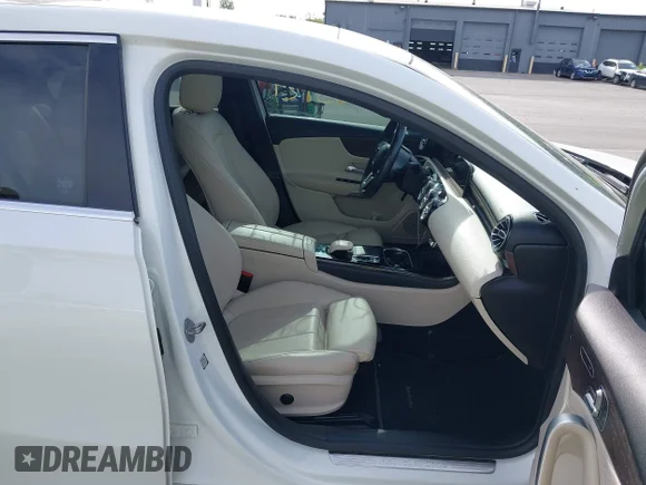 ✅ 2019 Mercedes-Benz A 220 • VIN: WDD3G4FB0KW024863 • Лот: 45183929. Опубліковано раніше на IAAI з пробігом 110 251 миль. Безкоштовний доступ до архіву аукціонних продажів зі США та докладний звіт про історію автомобіля на DreamBid. Зображення 5.