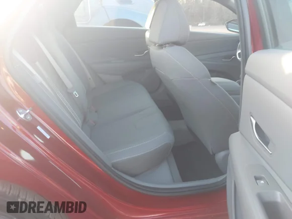 ✅ 2025 Hyundai Elantra SEL Sport • VIN: KMHLM4DG6SU968563 • Lot: 44018844. Wystawiony na IAAI z przebiegiem 282 mil. Bezpłatny archiwum sprzedaży aukcyjnych z USA i szczegółowy raport historii pojazdu na DreamBid. Zdjęcie 8.