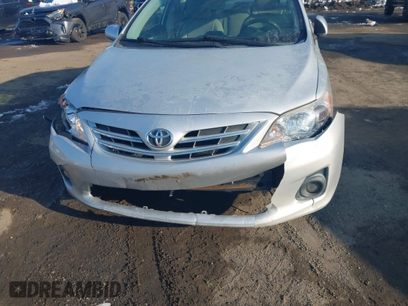 ✅ 2013 Toyota Corolla LE • VIN: 2T1BU4EE3DC051884 • Lot: 44275985. Wystawiony na IAAI z przebiegiem 172 457 mil. Bezpłatny archiwum sprzedaży aukcyjnych z USA i szczegółowy raport historii pojazdu na DreamBid. Zdjęcie 6.