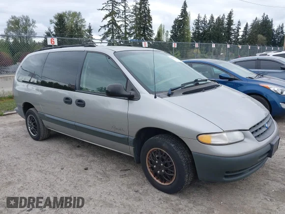 ✅ 1997 Plymouth Voyager SE • VIN: 1P4GP44R9VB383177 • Lot: 44891988. Listed on IAAI with 132,798 mi. Free auction sales archive from the USA and detailed vehicle history report at DreamBid. Image 1.