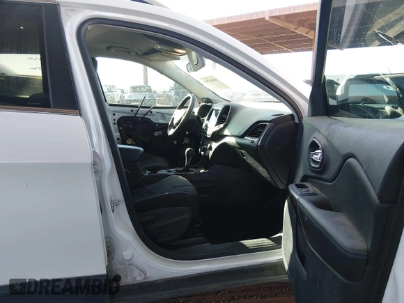 ✅ 2019 Jeep Cherokee Latitude • VIN: 1C4PJLCB0KD479008 • Lot: 44684593. Wystawiony na IAAI z przebiegiem 141 278 mil. Bezpłatny archiwum sprzedaży aukcyjnych z USA i szczegółowy raport historii pojazdu na DreamBid. Zdjęcie 5.