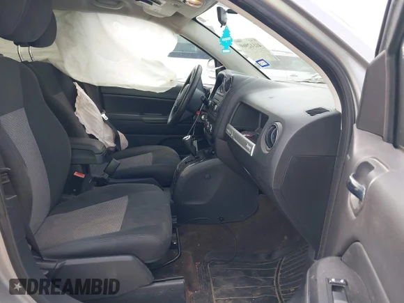 ✅ 2015 Jeep Compass Sport • VIN: 1C4NJCBA7FD218822 • Lot: 41512969. Wystawiony na IAAI z przebiegiem 71 084 mil. Bezpłatny archiwum sprzedaży aukcyjnych z USA i szczegółowy raport historii pojazdu na DreamBid. Zdjęcie 5.