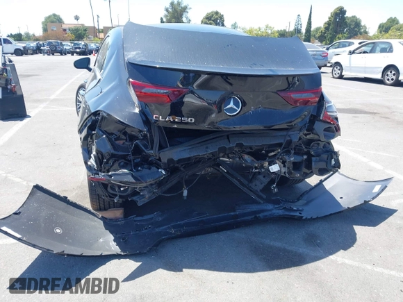 ✅ 2026 Mercedes-Benz CLA 250 • VIN: W1K5J4GB7TN586033 • Лот: 45251122. Опубліковано раніше на IAAI з пробігом 501 миль. Безкоштовний доступ до архіву аукціонних продажів зі США та докладний звіт про історію автомобіля на DreamBid. Зображення 6.