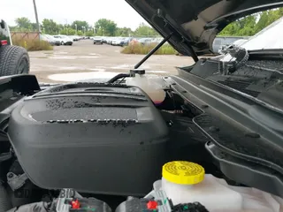 ✅ 2025 Ram 1500 Laramie • VIN: 1C6SRFJP2SN765057 • Lot: 43015912. Wystawiony na IAAI z przebiegiem 2 092 mil. Bezpłatny archiwum sprzedaży aukcyjnych z USA i szczegółowy raport historii pojazdu na DreamBid. Zdjęcie 19.