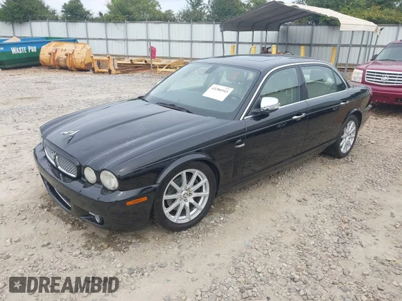 ✅ 2008 Jaguar XJ 8 LWB • VIN: SAJWA79B98SH19448 • Lot: 43286943. Wystawiony na IAAI z przebiegiem 114 494 mil. Bezpłatny archiwum sprzedaży aukcyjnych z USA i szczegółowy raport historii pojazdu na DreamBid. Zdjęcie 2.