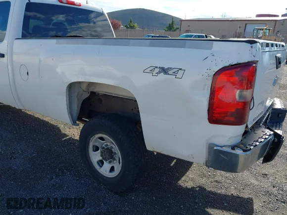 ✅ 2008 Chevrolet Silverado 3500HD SRW LTZ • VIN: 1GCHK33638F196734 • Lot: 43363806. Wystawiony na IAAI z przebiegiem 399 611 mil. Bezpłatny archiwum sprzedaży aukcyjnych z USA i szczegółowy raport historii pojazdu na DreamBid. Zdjęcie 6.