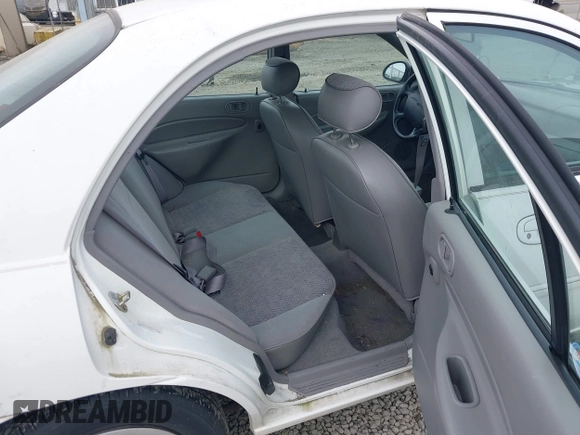 ✅ 1998 Ford Escort SE • VIN: 1FAFP13P3WW270405 • Лот: 42987149. Опубліковано раніше на IAAI з пробігом 136 153 миль. Безкоштовний доступ до архіву аукціонних продажів зі США та докладний звіт про історію автомобіля на DreamBid. Зображення 8.
