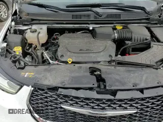 ✅ 2024 Chrysler Pacifica Touring L • VIN: 2C4RC1BGXRR110698 • Lot: 92486195. Wystawiony na Copart z przebiegiem 21 109 mil. Bezpłatny archiwum sprzedaży aukcyjnych z USA i szczegółowy raport historii pojazdu na DreamBid. Zdjęcie 14.