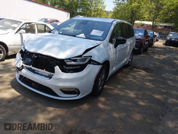 ✅ 2024 Chrysler Pacifica Limited • VIN: 2C4RC1GG6RR103689 • Lot: 45142548. Wystawiony na IAAI z przebiegiem 69 349 mil. Bezpłatny archiwum sprzedaży aukcyjnych z USA i szczegółowy raport historii pojazdu na DreamBid. Zdjęcie 2.