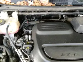 ✅ 2025 Chrysler Pacifica Select • VIN: 2C4RC1BGXSR552905 • Lot: 92005845. Wystawiony na Copart z przebiegiem 31 928 mil. Bezpłatny archiwum sprzedaży aukcyjnych z USA i szczegółowy raport historii pojazdu na DreamBid. Zdjęcie 14.