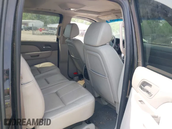 ✅ 2009 Chevrolet Avalanche 2LT • VIN: 3GNFK22039G177073 • Lot: 42127481. Wystawiony na IAAI z przebiegiem 139 298 mil. Bezpłatny archiwum sprzedaży aukcyjnych z USA i szczegółowy raport historii pojazdu na DreamBid. Zdjęcie 8.