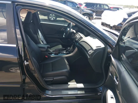 ✅ 2017 Honda Accord Sport • VIN: 1HGCR2F5XHA275951 • Lot: 45199173. Wystawiony na IAAI z przebiegiem 100 443 mil. Bezpłatny archiwum sprzedaży aukcyjnych z USA i szczegółowy raport historii pojazdu na DreamBid. Zdjęcie 5.