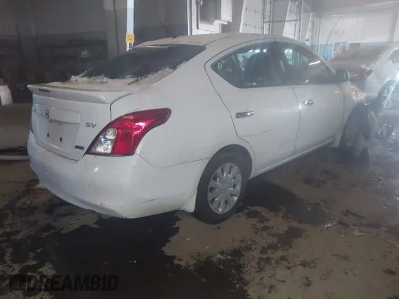✅ 2014 Nissan Versa SL • VIN: 3N1CN7AP2EL821908 • Лот: 44187925. Опубліковано раніше на IAAI з пробігом 235 893 миль. Безкоштовний доступ до архіву аукціонних продажів зі США та докладний звіт про історію автомобіля на DreamBid. Зображення 4.