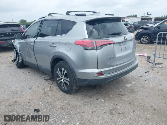 ✅ 2016 Toyota RAV4 LE • VIN: 2T3ZFREV7GW306326 • Lot: 45431286. Wystawiony na IAAI z przebiegiem 121 782 mil. Bezpłatny archiwum sprzedaży aukcyjnych z USA i szczegółowy raport historii pojazdu na DreamBid. Zdjęcie 3.