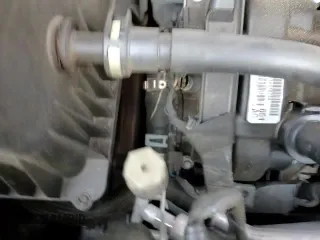 ✅ 2017 Jeep Cherokee Latitude • VIN: 1C4PJLCSXHW585477 • Лот: 69310115. Опубликован ранее на Copart с пробегом 136 195 миль. Бесплатный доступ к архиву аукционных продаж из США и подробный отчёт об истории автомобиля на DreamBid. Изображение 16.