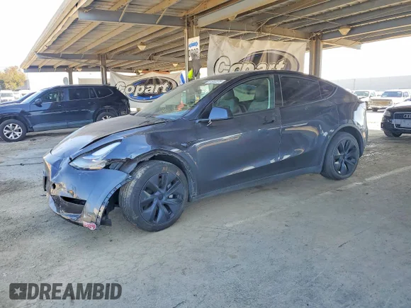✅ 2024 Tesla Model Y Long Range • VIN: 7SAYGAEE8RF100115 • Lot: 51652376. Wystawiony na Copart z przebiegiem 48 486 mil. Bezpłatny archiwum sprzedaży aukcyjnych z USA i szczegółowy raport historii pojazdu na DreamBid. Zdjęcie 1.