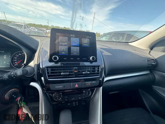 ✅ 2024 Mitsubishi Eclipse Cross ES • VIN: JA4ATUAA8RZ612900 • Lot: 65917934. Wystawiony na Copart z przebiegiem 3 457 mil. Bezpłatny archiwum sprzedaży aukcyjnych z USA i szczegółowy raport historii pojazdu na DreamBid. Zdjęcie 8.