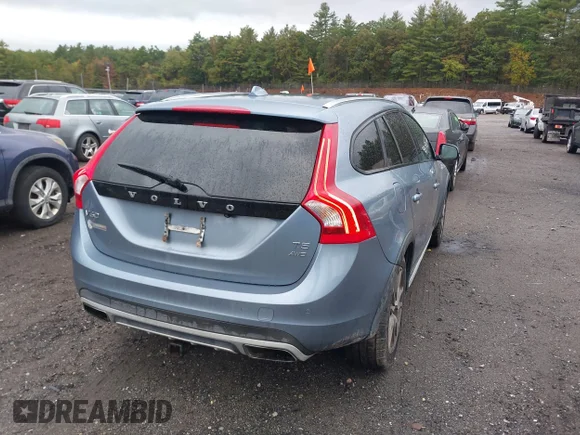 ✅ 2017 Volvo V60 • VIN: YV440MWK6H1035033 • Lot: 43398482. Wystawiony na IAAI z przebiegiem 173 561 mil. Bezpłatny archiwum sprzedaży aukcyjnych z USA i szczegółowy raport historii pojazdu na DreamBid. Zdjęcie 4.