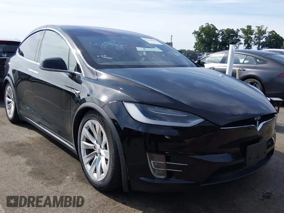 ✅ 2018 Tesla Model X 75D • VIN: 5YJXCDE28JF139688 • Лот: 45330018. Опубликован ранее на IAAI с пробегом 96 215 миль. Бесплатный доступ к архиву аукционных продаж из США и подробный отчёт об истории автомобиля на DreamBid. Изображение 1.